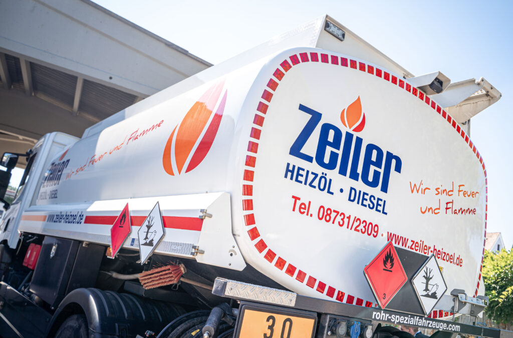 Fahrzeugbeschriftung auf einem LKW der Firma Zeiler