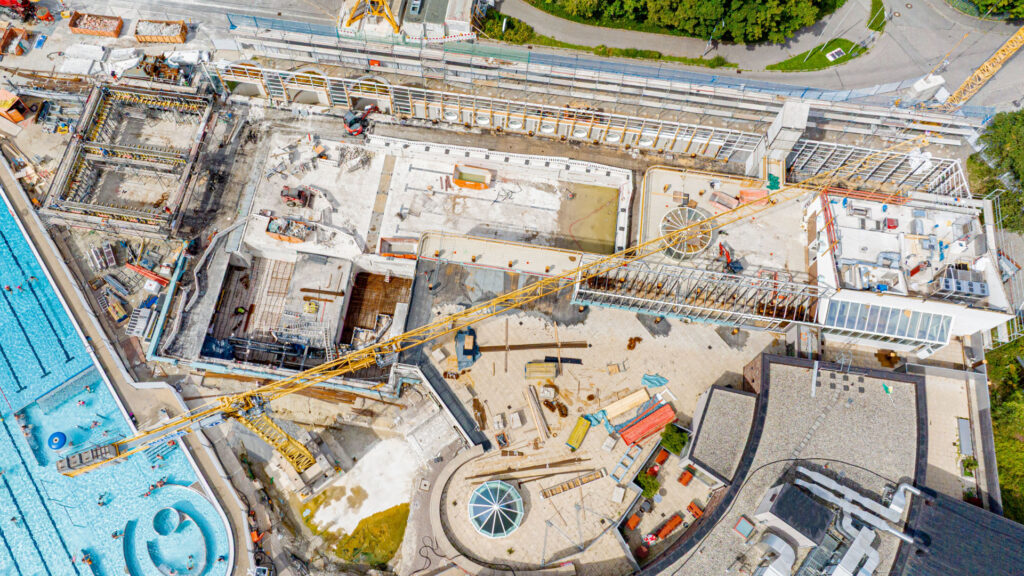 Blick von oben auf die Baustelle