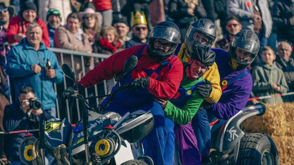 Titelbild Fotografie Seifenkistenrennen 2025 Mamminger Faschingstreiber